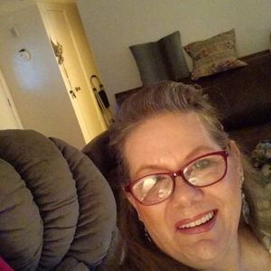 Meet your Posher, Deborah